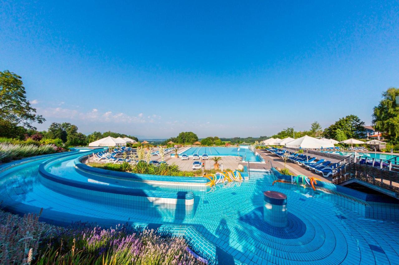 באד אנדורף Stroebinger Hof - Therme Wellness Resort מראה חיצוני תמונה