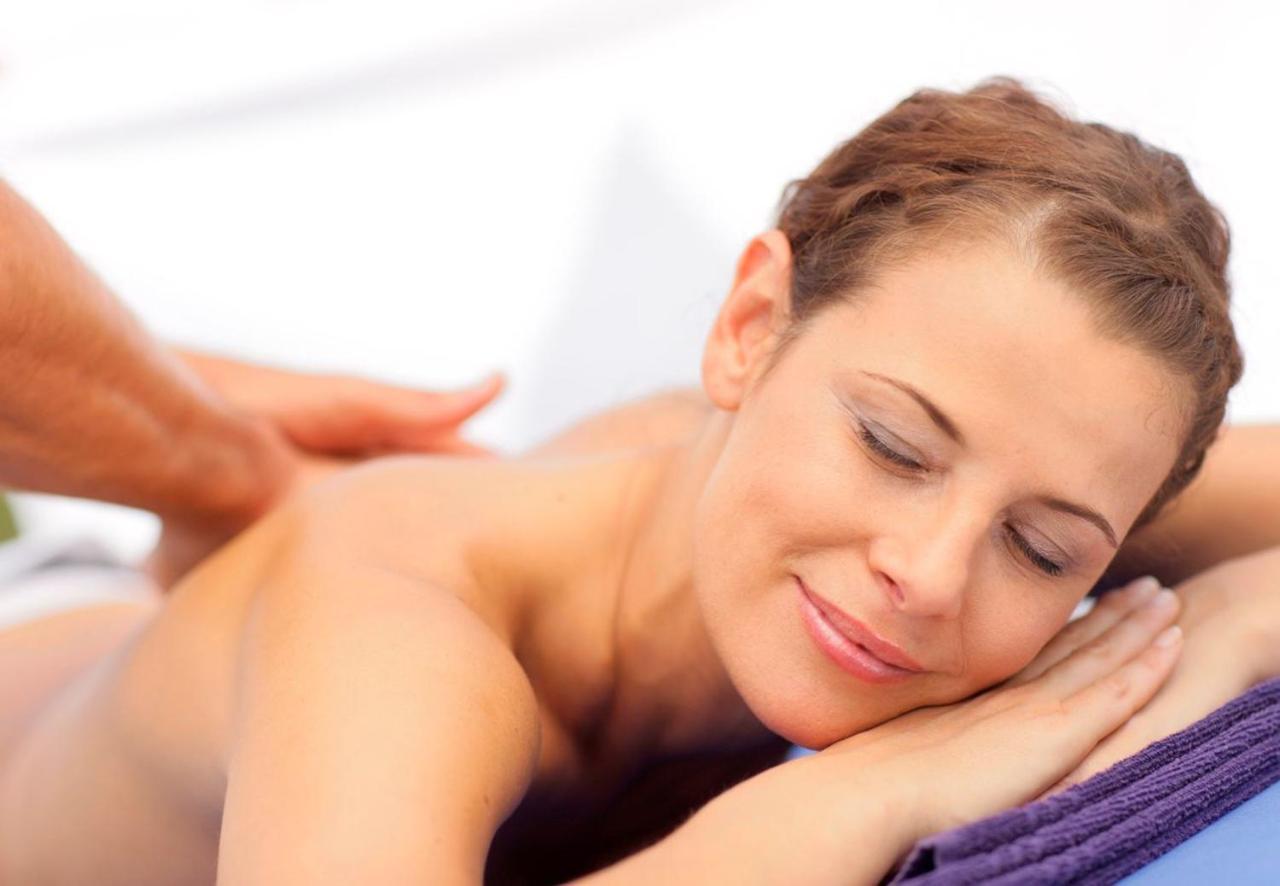 באד אנדורף Stroebinger Hof - Therme Wellness Resort מראה חיצוני תמונה