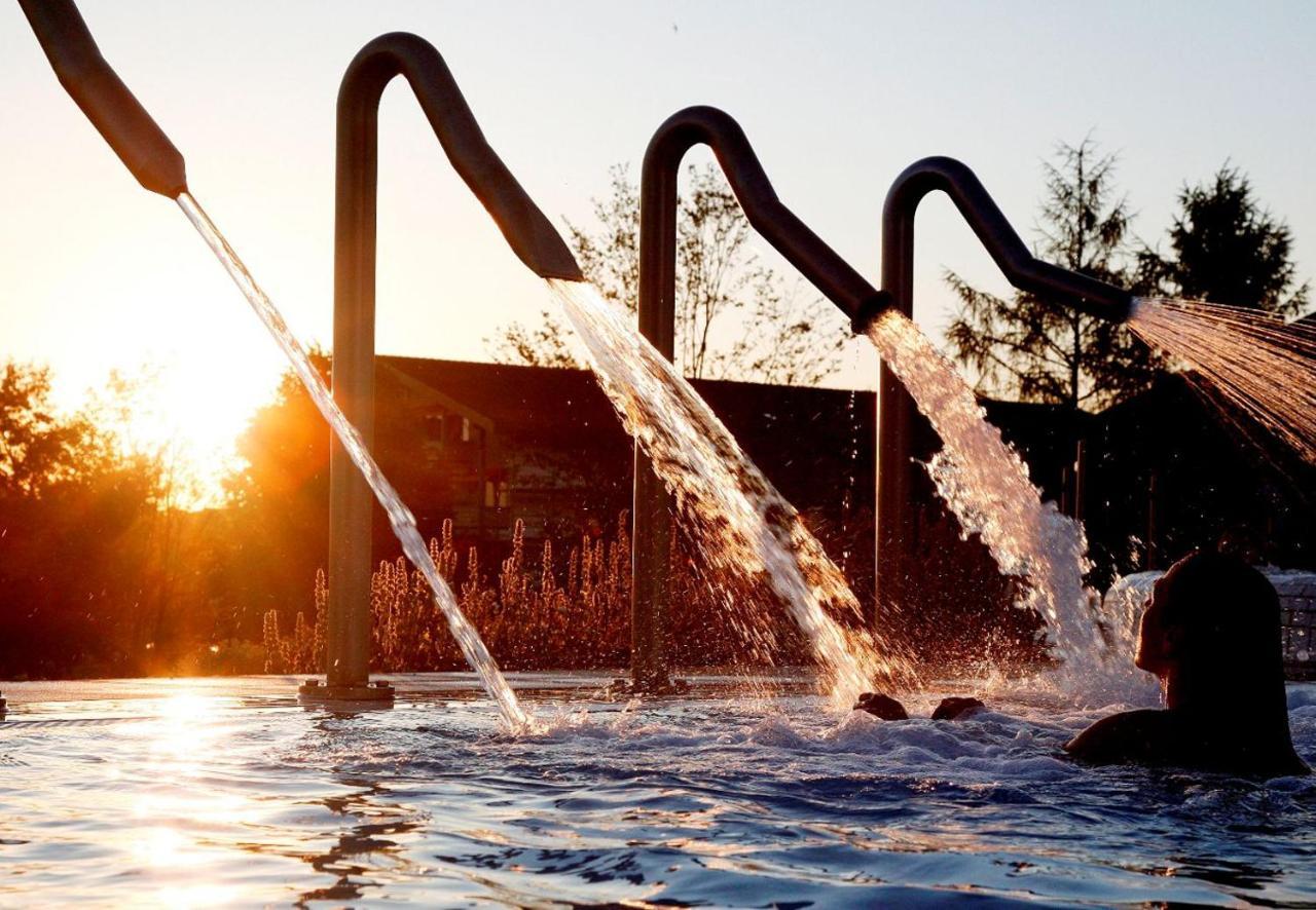 באד אנדורף Stroebinger Hof - Therme Wellness Resort מראה חיצוני תמונה
