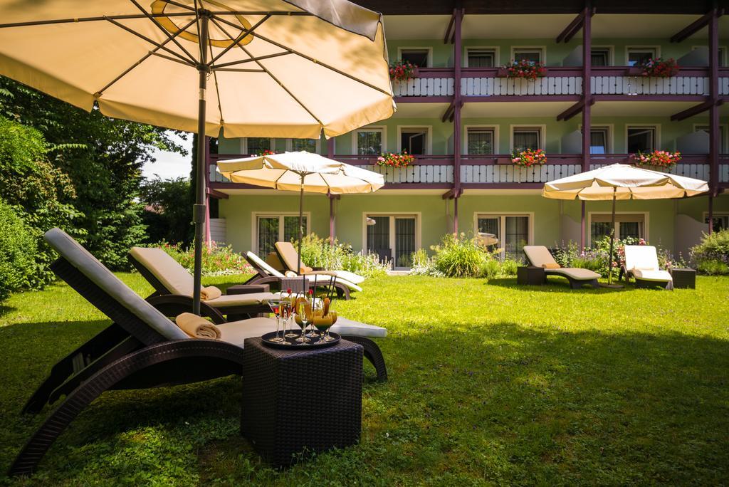 באד אנדורף Stroebinger Hof - Therme Wellness Resort מראה חיצוני תמונה